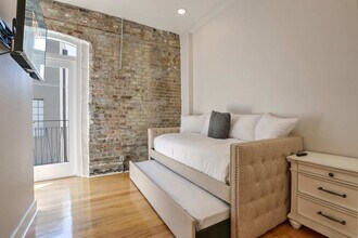 1050 Annunciation St in New Orleans, LA - Building Photo - Building Photo