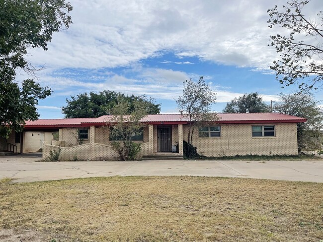 531 W Spears Dr in Hobbs, NM - Building Photo - Building Photo