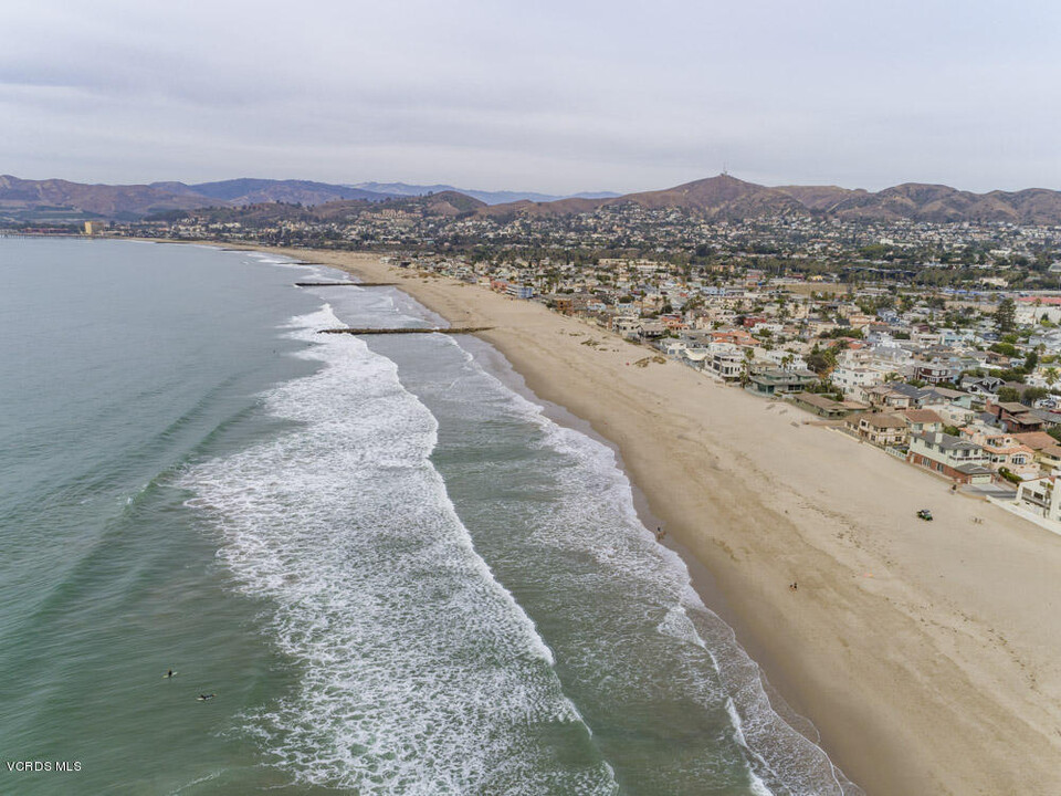 1201 Cornwall Ln in Ventura, CA - Building Photo