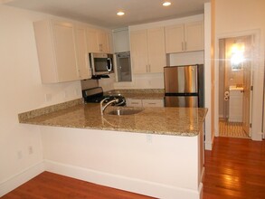 63 Burbank St, Unit 20 in Boston, MA - Building Photo - Building Photo