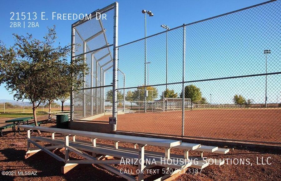 21513 E Freedom Dr in Red Rock, AZ - Building Photo