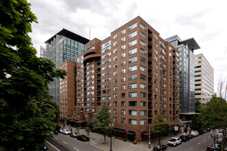 Essex House in Portland, OR - Foto de edificio - Building Photo