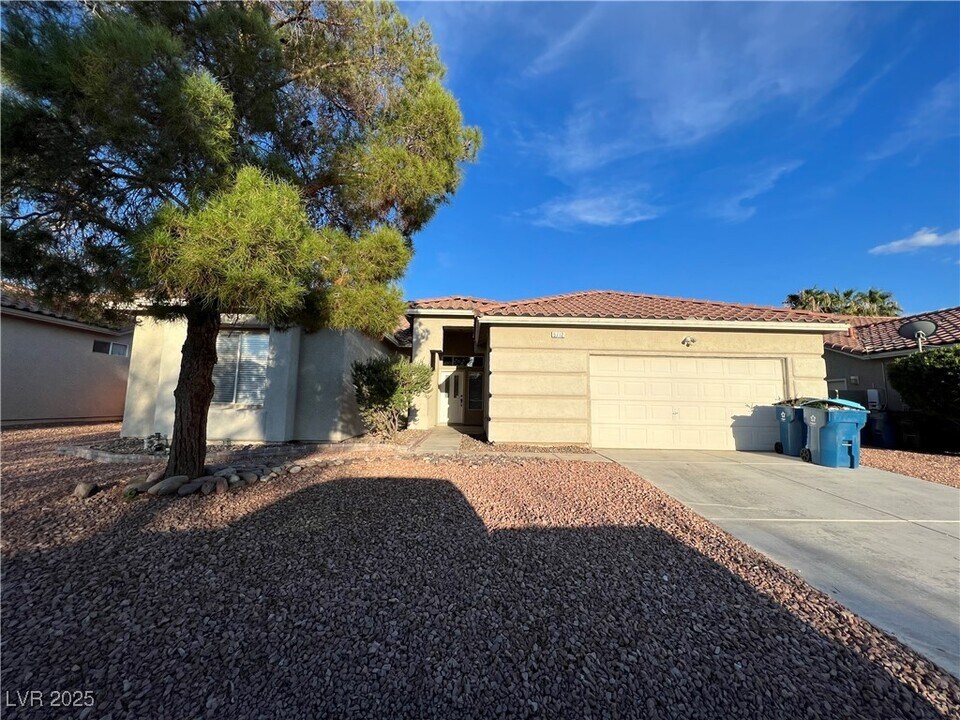 5712 N Tropic Mist St in Las Vegas, NV - Building Photo