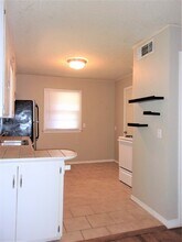 1612 Downing St in The Village, OK - Building Photo - Building Photo