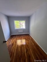 21-22 Menahan St in Queens, NY - Building Photo - Building Photo