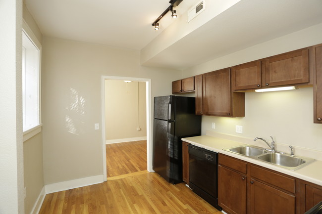 Market Street Lofts in Wichita, KS - Building Photo - Interior Photo