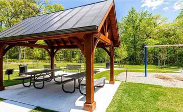 8383 Amber Beacon Cir in Glen Burnie, MD - Building Photo - Building Photo