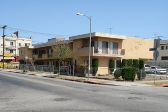 2920 James M Wood Blvd in Los Angeles, CA - Building Photo - Building Photo