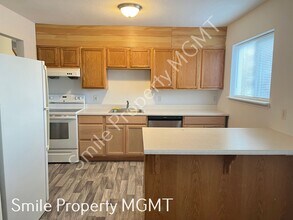 8417 SE Insley St in Portland, OR - Building Photo - Building Photo