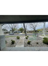 542 Auburn St in Modesto, CA - Building Photo - Building Photo