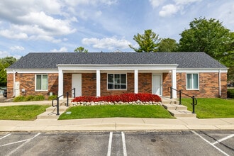 Apple Ridge Apartments - Livonia, MI in Livonia, MI - Building Photo - Building Photo