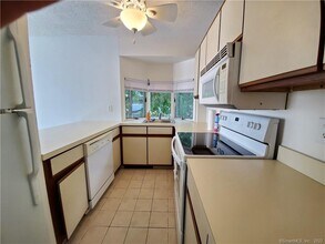 34 Glenwood Ave in Norwalk, CT - Building Photo - Building Photo