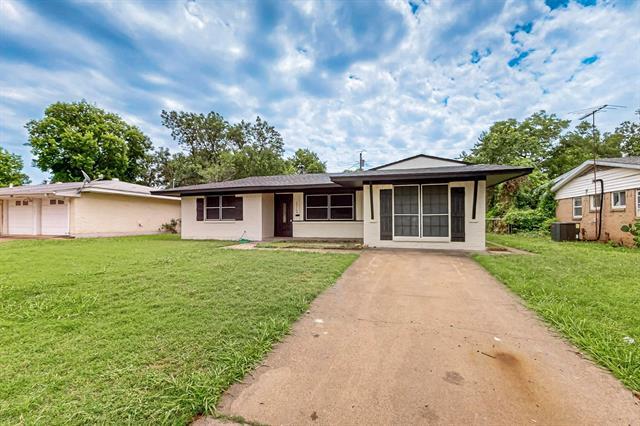 2510 PATRICK in Kennedale, TX - Building Photo