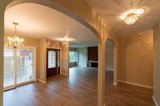 1815 Randall Rd in San Mateo, CA - Building Photo - Building Photo