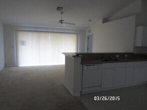 1043 Cedartree Ave in Lehigh Acres, FL - Building Photo - Building Photo