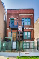 2709 W Chicago Ave in Chicago, IL - Building Photo