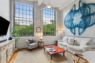 920 Poeyfarre St in New Orleans, LA - Foto de edificio - Building Photo