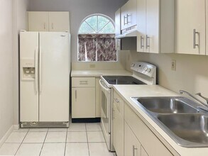 11526 NW 4th Ln in Miami, FL - Building Photo - Building Photo