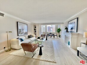 969 Hilgard Ave in Los Angeles, CA - Building Photo - Building Photo