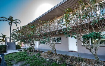 2 Causeway Blvd in Dunedin, FL - Building Photo - Building Photo