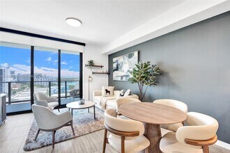 580-572 72nd St in Miami Beach, FL - Building Photo - Building Photo