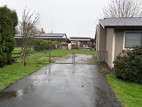 2 Burdick Pl in Longview, WA - Foto de edificio - Building Photo