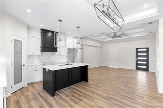 18 Torreon St in Hidalgo, TX - Foto de edificio - Building Photo