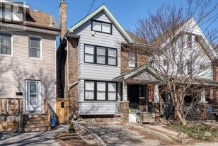 23 Gibson Ave in Hamilton, ON - Building Photo