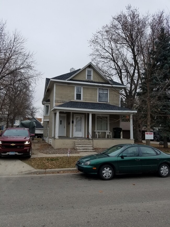 property at 805 5th St SW