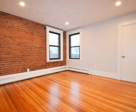 15 South St, Unit 6 in Boston, MA - Foto de edificio - Building Photo