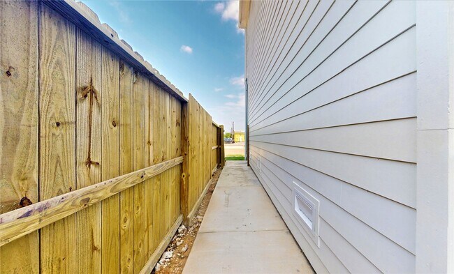 12244 Kirkgard Dr in Houston, TX - Building Photo - Building Photo