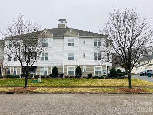 18001 Delmas Dr in Cornelius, NC - Building Photo - Building Photo