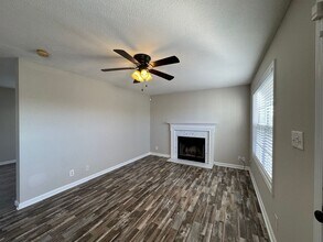 384 Andrew Dr in Clarksville, TN - Building Photo - Building Photo