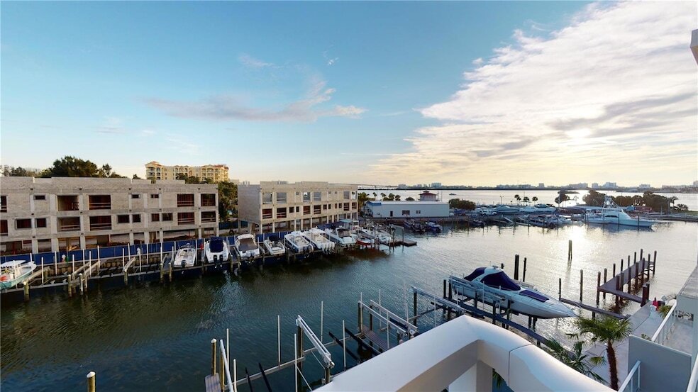 920 N Osceola Ave, Unit 405 in Clearwater, FL - Foto de edificio