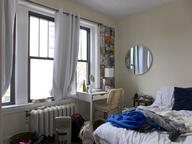 16 Keswick St, Unit 4 in Boston, MA - Building Photo - Building Photo