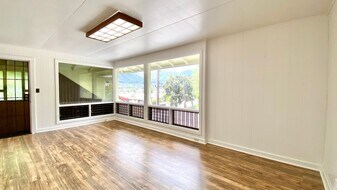 3007 Lanikaula St in Honolulu, HI - Building Photo