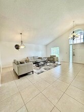22449 Middletown Dr in Boca Raton, FL - Foto de edificio - Building Photo