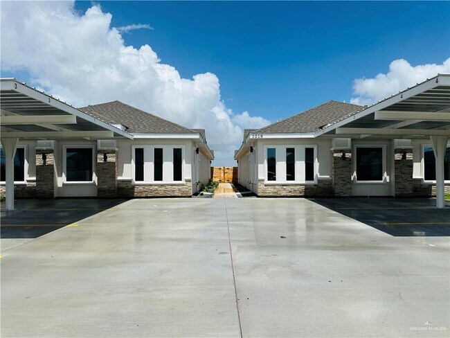 property at 1018 N Clarence Ave
