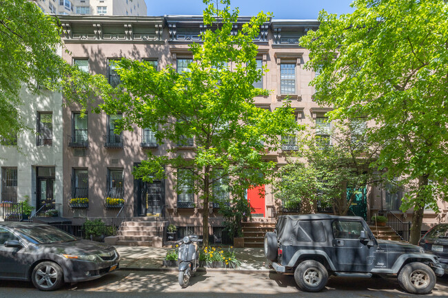 511 E 84th St in New York, NY - Foto de edificio - Building Photo
