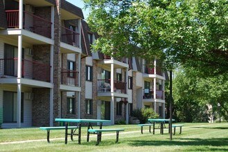 Grove Ridge in Cottage Grove, MN - Building Photo - Building Photo