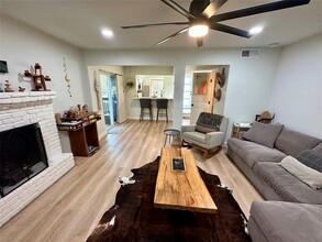 1308 Matthews Ln in Austin, TX - Building Photo - Building Photo
