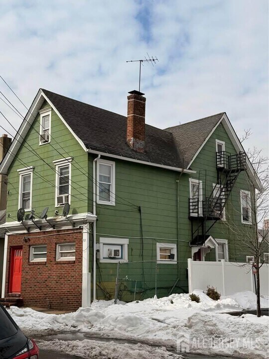 53 Hassart St in New Brunswick, NJ - Building Photo