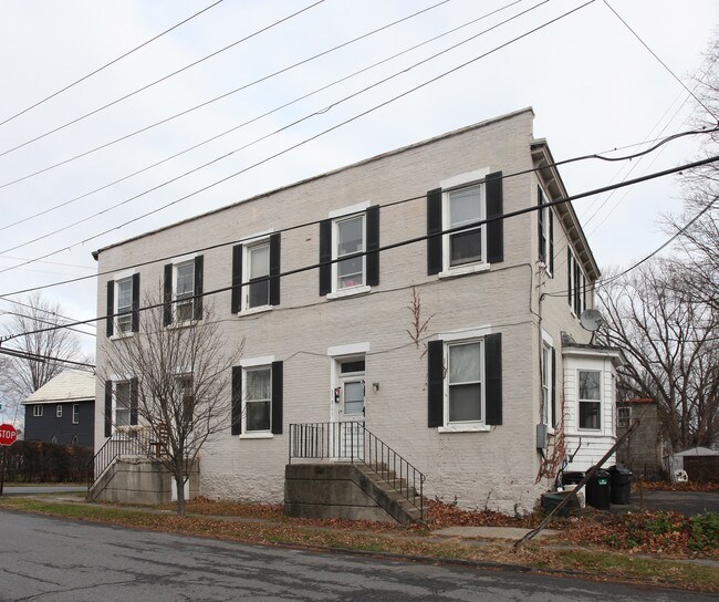 86 Pine St in Kingston, NY - Building Photo - Building Photo