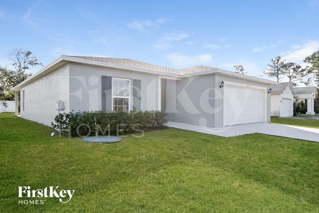 3959 SW Halcomb St in Port St. Lucie, FL - Building Photo - Building Photo