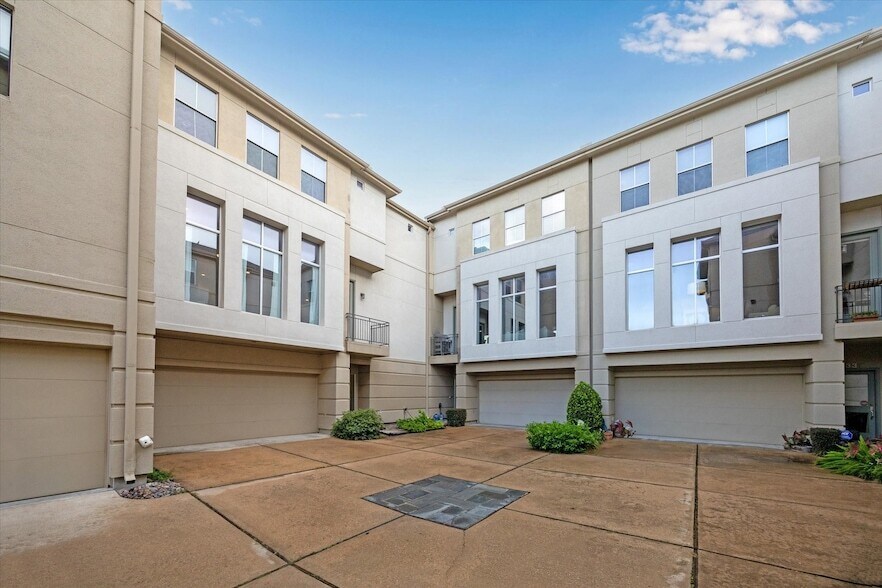 4333 O'Reilly in Houston, TX - Building Photo