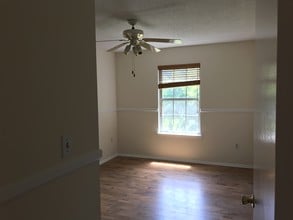 29 Amberly Ct, Unit 29 in Franklin Township, NJ - Building Photo - Building Photo