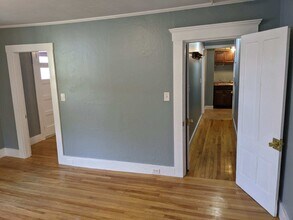 25 Union St, Unit B in Concord, NH - Foto de edificio - Building Photo