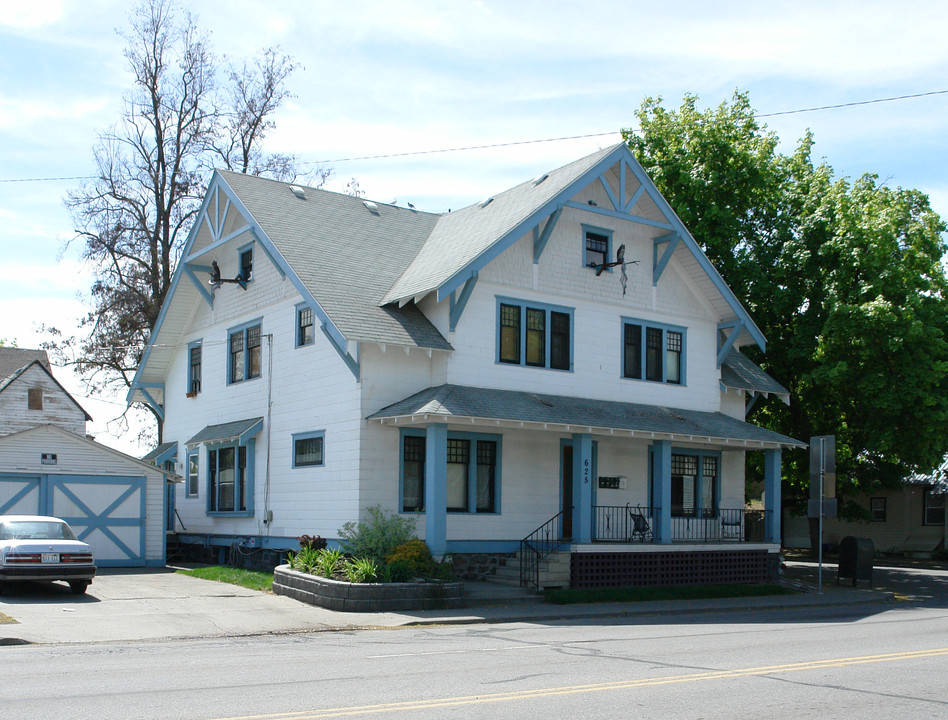 625 W Maxwell Ave in Spokane, WA - Foto de edificio