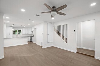 7520 Uray Dr in Austin, TX - Building Photo - Building Photo