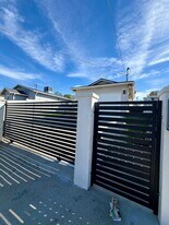 10622 McVine Ave in Los Angeles, CA - Building Photo